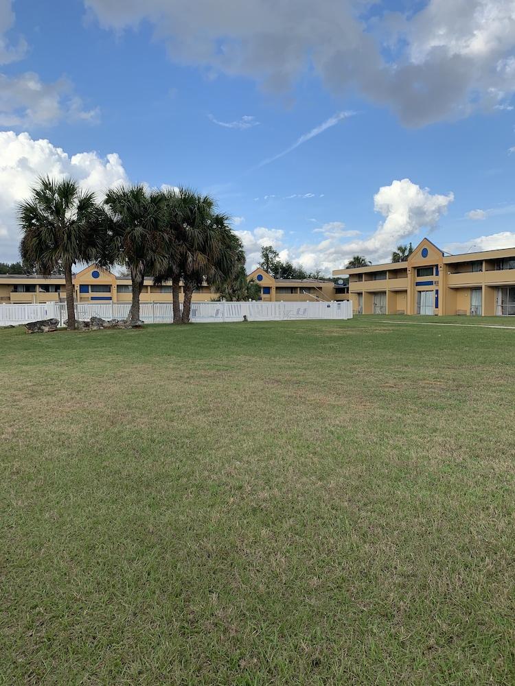 Days Inn By Wyndham Ocala North Exterior photo