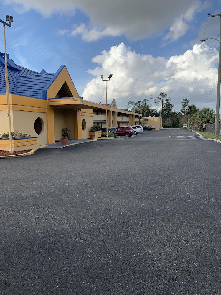 Days Inn By Wyndham Ocala North Exterior photo